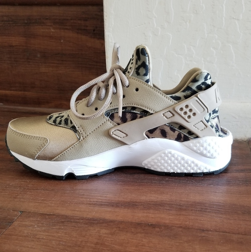 Air Haurache by Nike Size 6.5